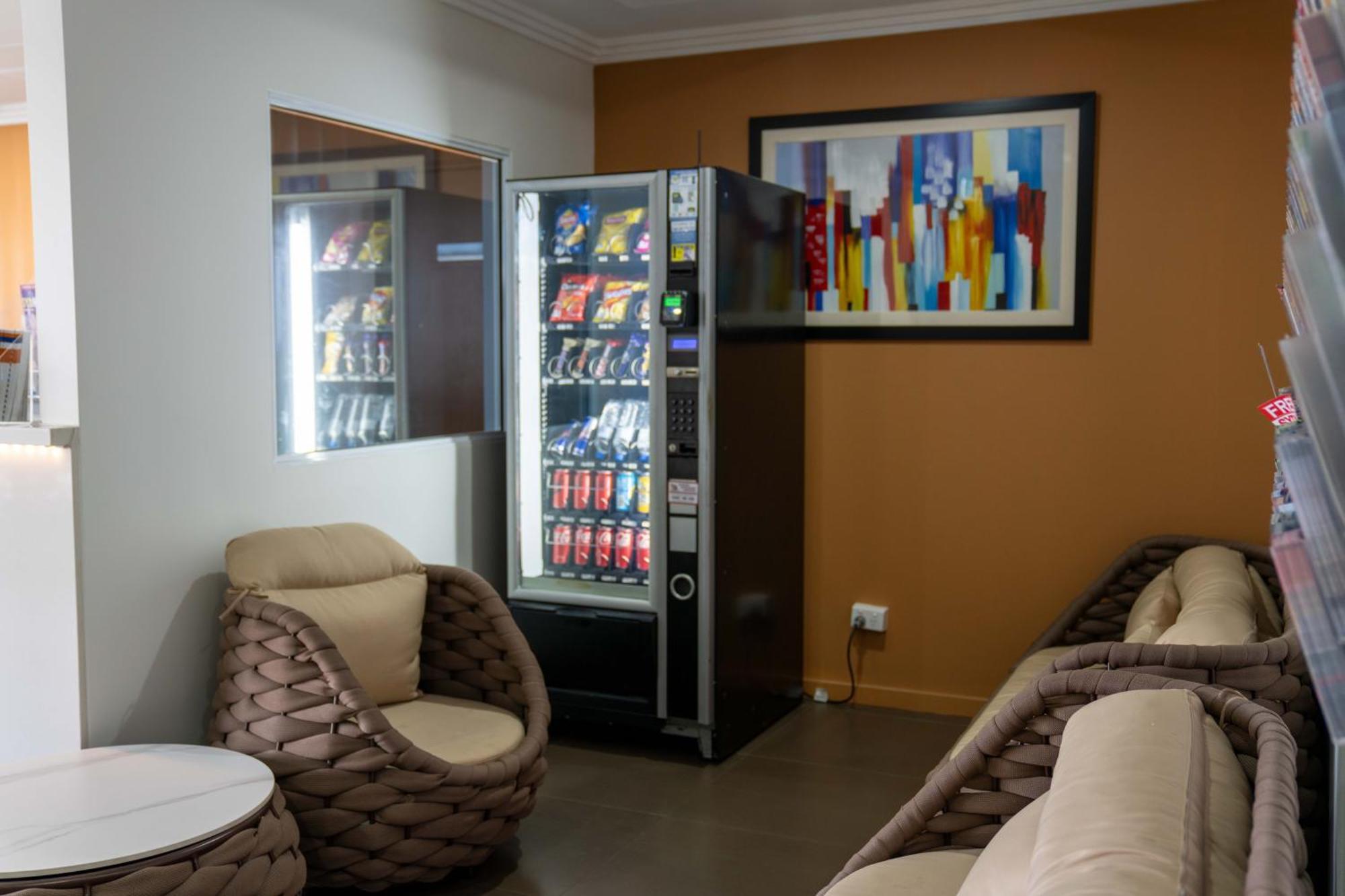 Value Suites Penrith Extérieur photo