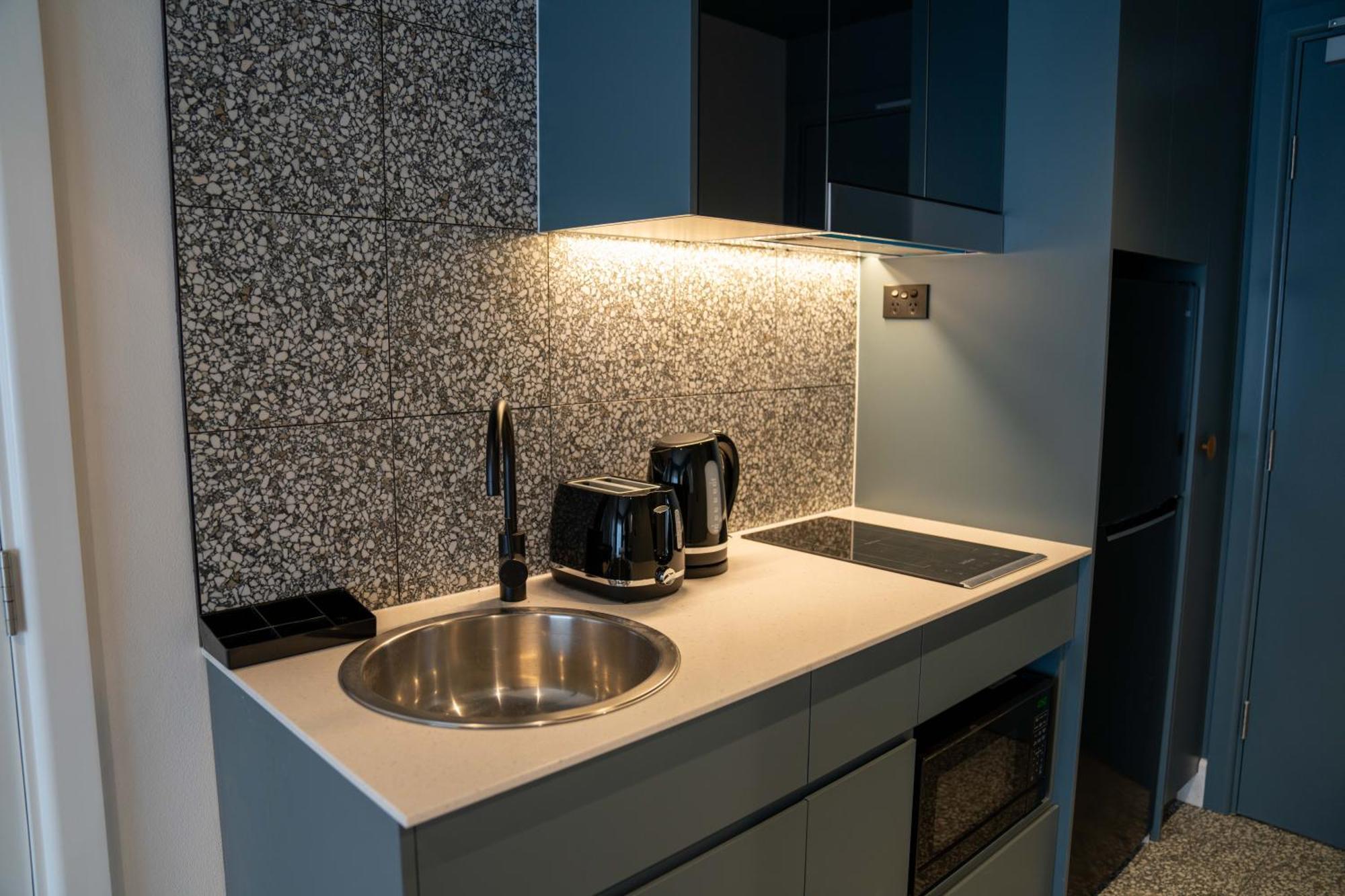 Value Suites Penrith Extérieur photo