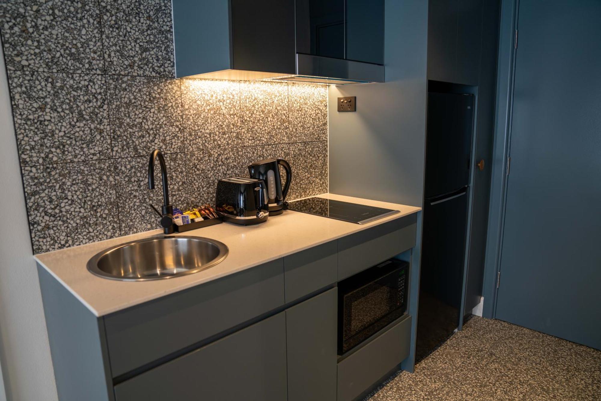 Value Suites Penrith Extérieur photo