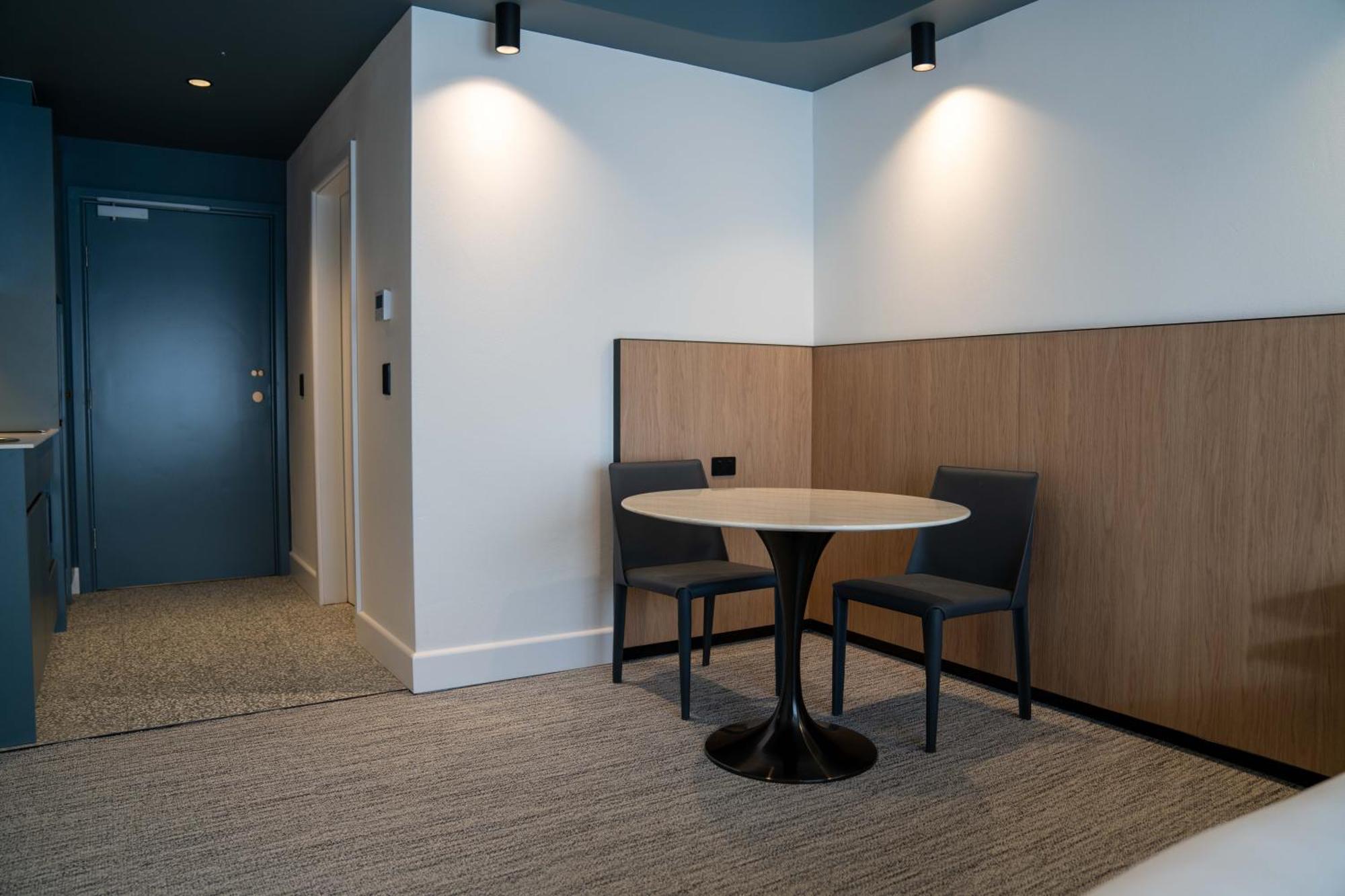 Value Suites Penrith Extérieur photo