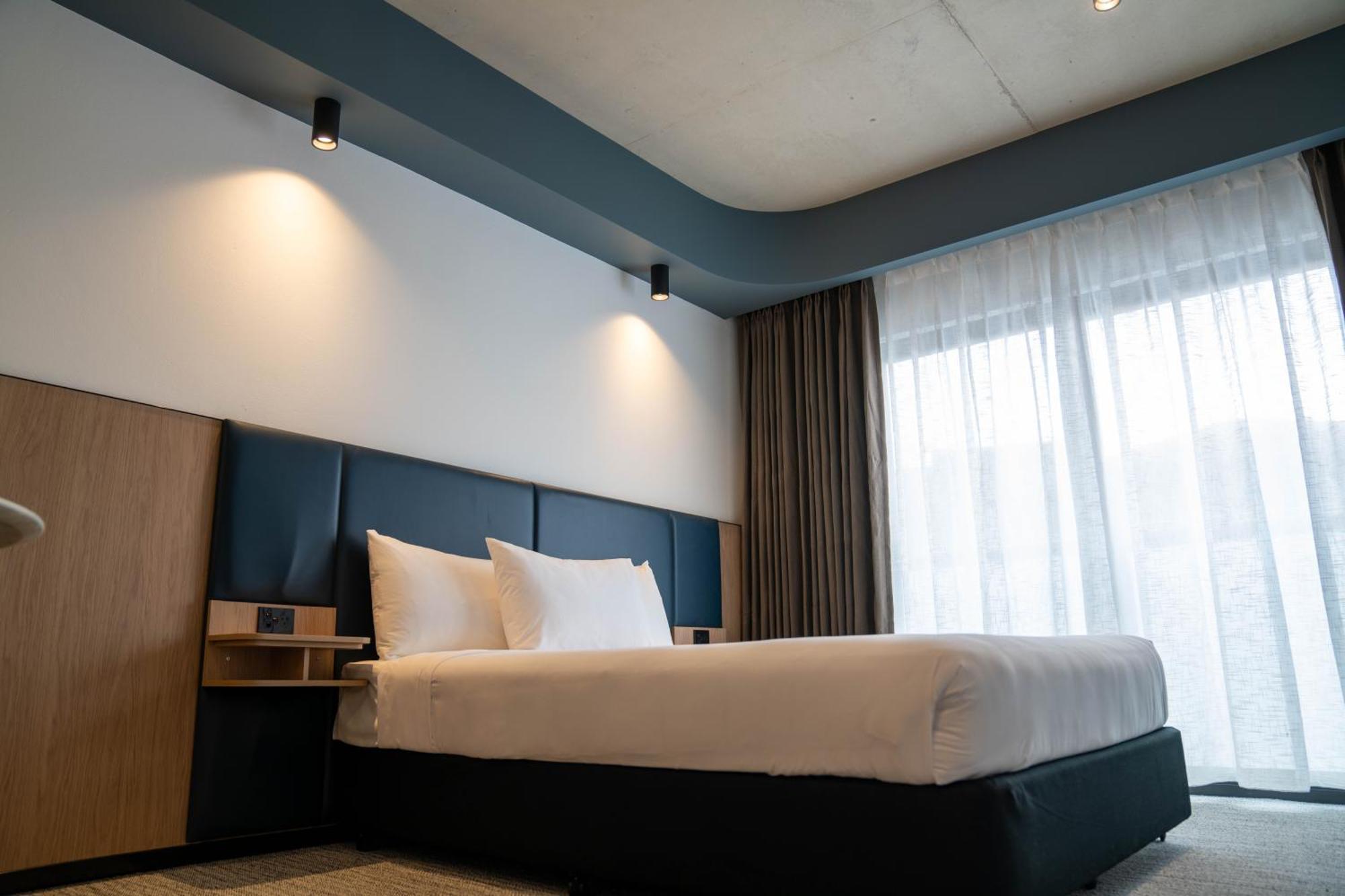 Value Suites Penrith Extérieur photo