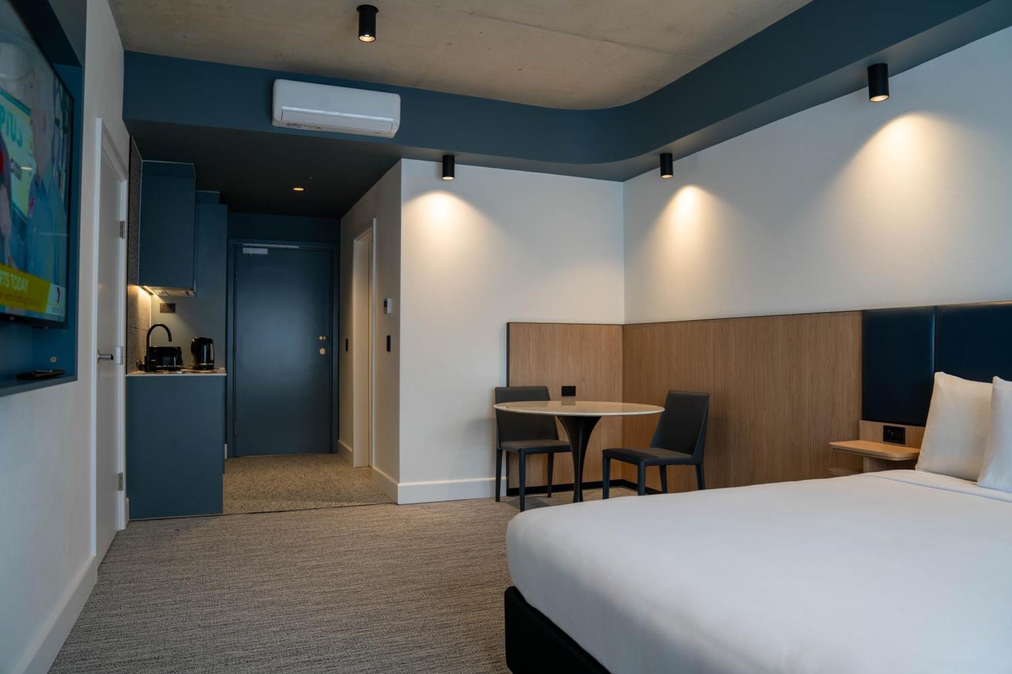 Value Suites Penrith Extérieur photo