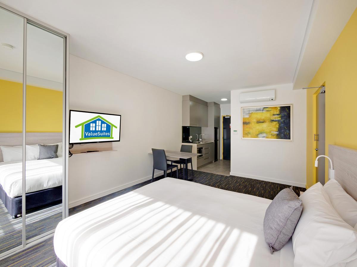 Value Suites Penrith Extérieur photo