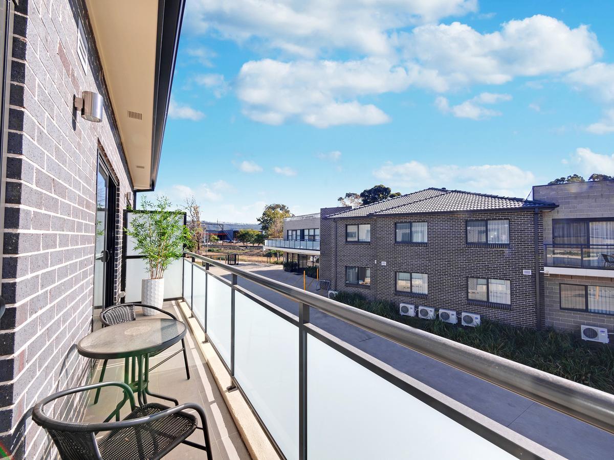 Value Suites Penrith Extérieur photo